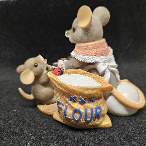 CHARMING TAILS Collectibles Division You Bake Me Happy Figurine Fitz And Floyd - Picture 7 of 11